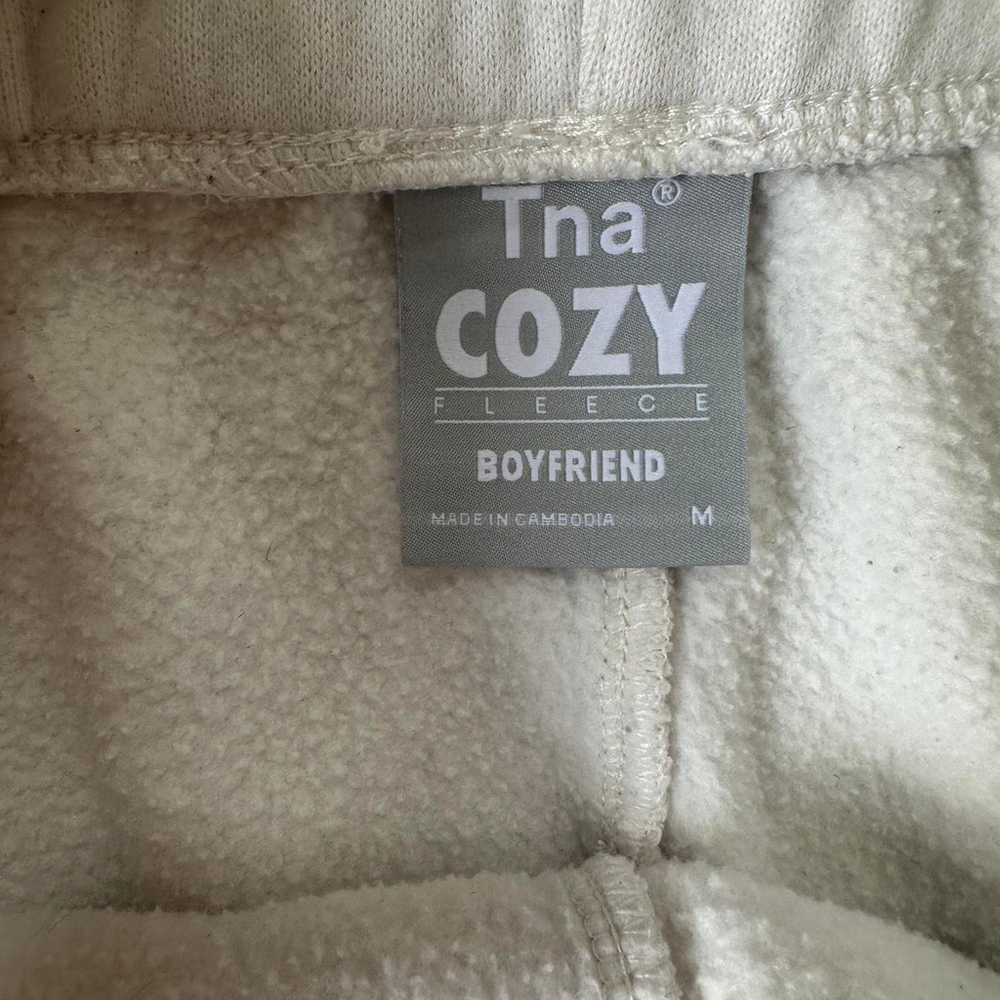 TNA Boyfriend Fleece Shorts – Off-White, Size M - Picture 3 of 7